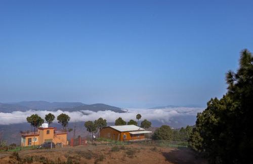 Jakh House | Cozy Mountain Retreat at Nivriti Cottage with Pet-Friendly Perks
