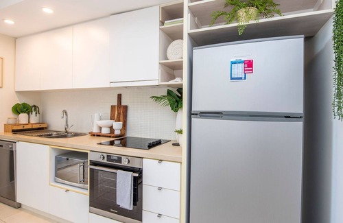 Nelly Bay Apartment | Oceanfront 1 Bright Point Apartment with Private Pool