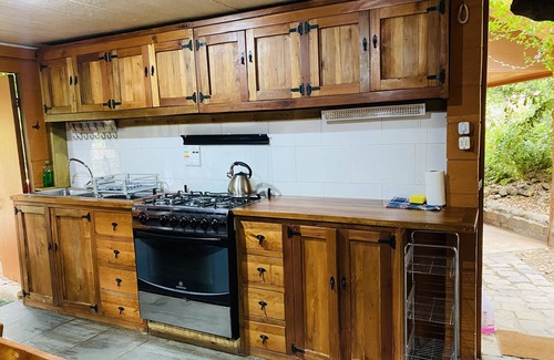 Colbun Cabin | Mountain Cabin with Hot Tub for 20 Guests - Family-Friendly