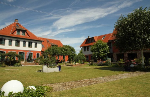 Liepe Apartment | Family-Friendly Retreat at Ferienwohnanlage "Alte Molkerei"