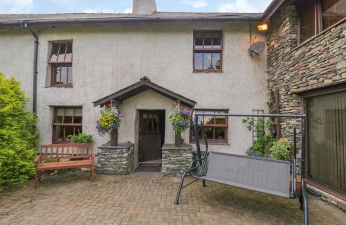 Millom House | Cozy 1 Cherry Tree Cottage: Pet-Friendly with High Ratings