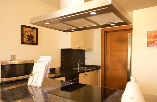 Guayacanes Apartment | Cozy 1 Bedroom Apartment with Pool View & Pet Friendly