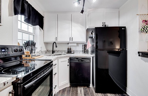 Burleson House | Top-Rated Cottage in Old Town Burleson with Pool & Spa