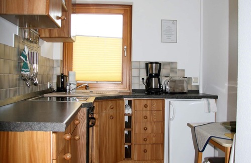 Grashof Apartment | Spacious Ferienwohnung Rosenquarz with Kitchen & Balcony