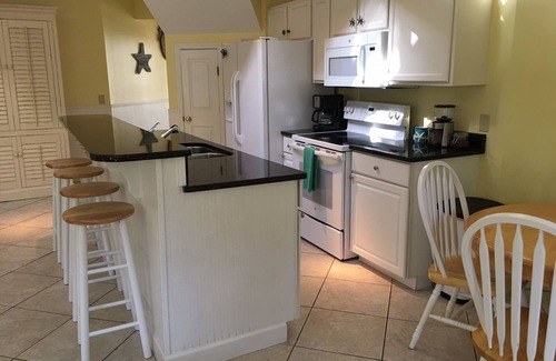 Saint Helena Island Cottage | Relaxing Beach Retreat with Pool and Golf Cart Access