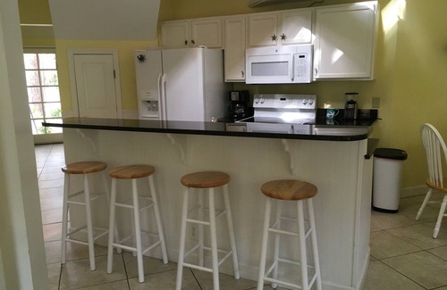 Saint Helena Island Cottage | Relaxing Beach Retreat with Pool and Golf Cart Access