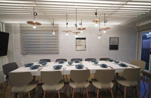 Seogyo-dong Apartment | 1-floor 3min hongdae-st 4br 2bath FREE storage