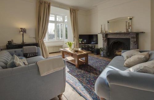 Falmouth House | Exceptional 5-Star Stay at 1 Florence Place for Families
