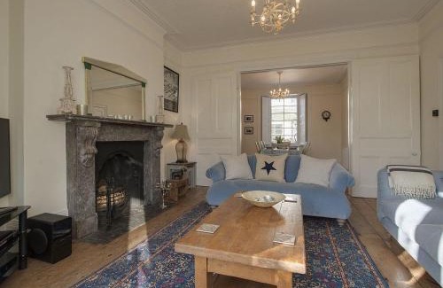 Falmouth House | Exceptional 5-Star Stay at 1 Florence Place for Families