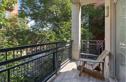 River West Apartment | 1 Garage Parking/Skyline Rooftop/PingPong/Balcony