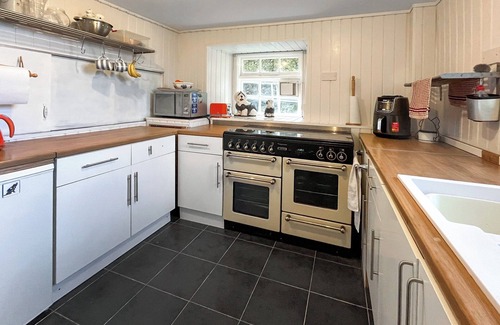 Treffynnon Cottage | 1 bedroom accommodation in Mold and the Clwydian Range