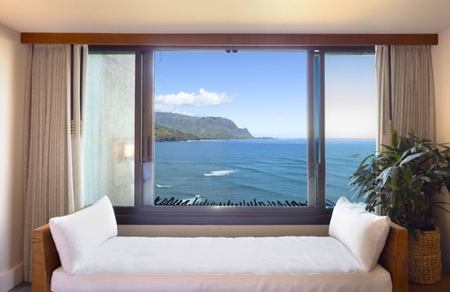Princeville Resort | Experience Elegance at 1 Hotel Hanalei Bay with Spa & Pool
