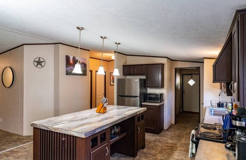 Elgin House | Idyllic Retreat: House & Yurt with Ocean View Amenities