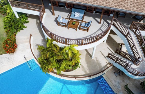 Westerhall Land Settlement House | Top-Rated 2-Acre Waterfront Retreat with Tennis Court