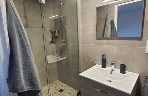 Montsaunes Bed & Breakfast | Relax at Le Clos de Gèles: Cozy House with Pool Access