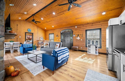 Gnaw Bone Cabin | Embrace Nature at Liberty Log Cabin - 10/10 Guest Rated