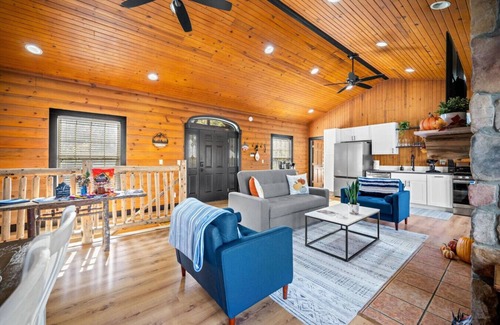Gnaw Bone Cabin | Embrace Nature at Liberty Log Cabin - 10/10 Guest Rated
