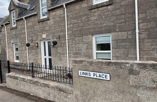 Nairn House | 1 LINKS PLACE, family friendly, country holiday cottage in Nairn