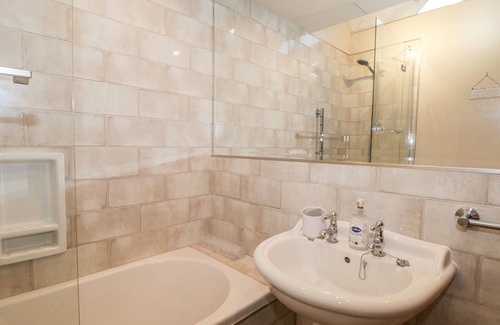 Bilting Cottage | Discover 1 Little Ripple Cottages: Romantic Oceanfront Retreat