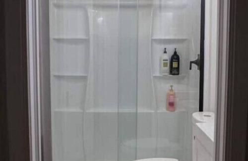 Columbia House | Prime Location and Chic House with Family-Friendly Amenities