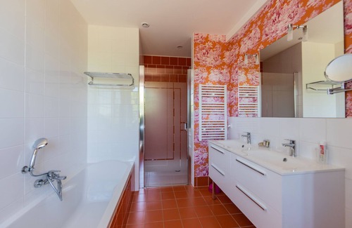 Domme House | Guest Rated 10/10: Family-Friendly Retreat at Logis a Domme