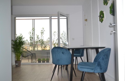 Craiova Apartment | Elegant Apartment with Private Parking & Self Check-In