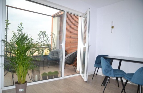 Craiova Apartment | Elegant Apartment with Private Parking & Self Check-In