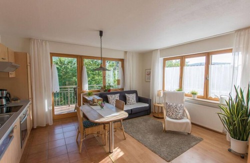 Steinbach Apartment | Cozy 1 Mainblick Brigitte: Family-Friendly with Breakfast