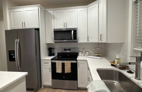 Auburn House | 1 mi from Toomer’s/2 mi from Jordan Hare nSleeps 8