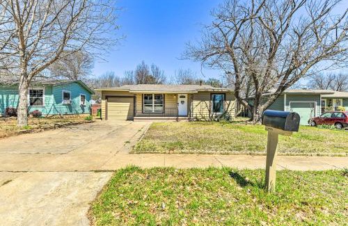 Central Arlington House | Family-Friendly Downtown Arlington Hub Near AT&T Stadium