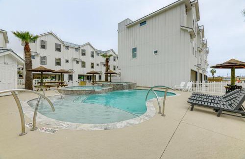 Old Town House | Relaxing Port Aransas Townhome with Pool Access Near Beach