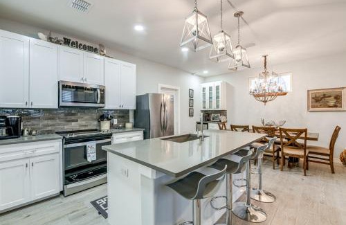 Old Town House | Relaxing Port Aransas Townhome with Pool Access Near Beach