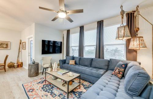 Old Town House | Relaxing Port Aransas Townhome with Pool Access Near Beach