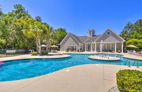 Vaught Apartment | Inviting Myrtle Beach Condo - Just 1 Mile to the Ocean!