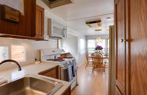 Birch Bay House | 1 Mi to Birch Bay SP! Cozy Cabin with Pool Access