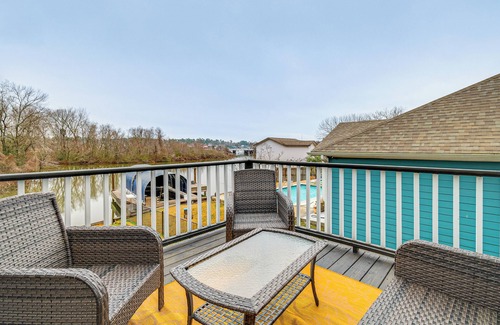 Montgomery House | < 1 Mi to Boat Ramp: Waterfront Lake Conroe Home!