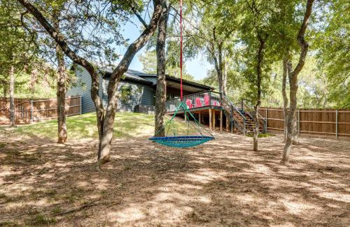 Pottsboro House | Modern Pottsboro Home - Family & Pet Friendly Near Lake Texoma