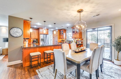 McKinney House | 1 Mi to Historic Dtwn McKinney Home with Hot Tub!