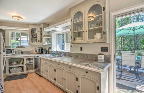 Placerville Cabin | Pet-Friendly Apple’s Chalet Near Jenkinson Lake - 9.8/10 Rated
