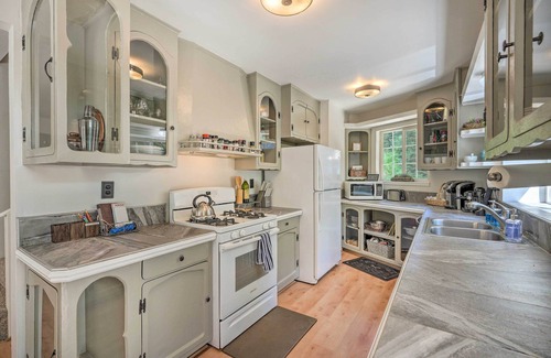 Placerville Cabin | Pet-Friendly Apple’s Chalet Near Jenkinson Lake - 9.8/10 Rated