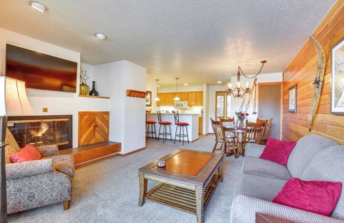Lakeside Village Condo | Premier Lakefront Retreat Steps from Keystone Ski Lift