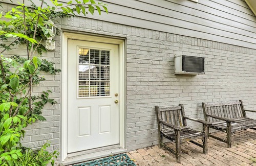 Oakwood Apartment | Convenient College Station Studio Steps from Kyle Field