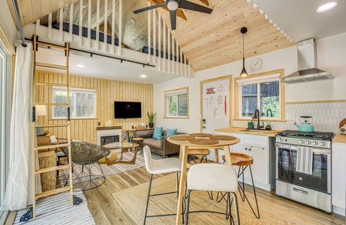 Crestline Apartment | Relaxing Crestline Vacation Rental with Private Hot Tub