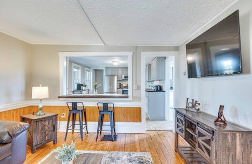 Beebe Plain Cabin | < 1 Mi to Lake: Mtn-View Cabin w/Porch in Newport