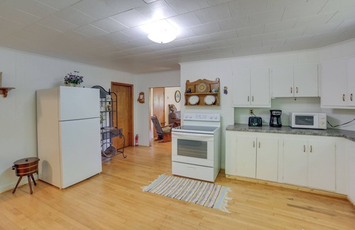 Laurium Cottage | Cozy Calumet Township Cottage - Steps from Lake Superior