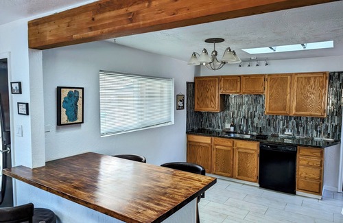 West University House | Convenient Stay Near Midtown with Pet-Friendly Amenities