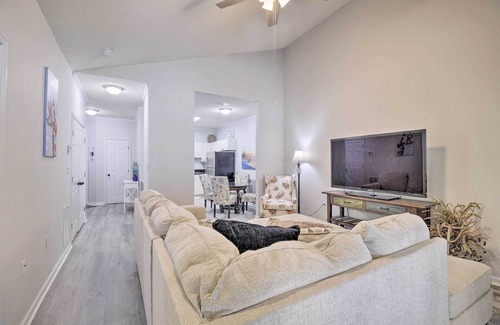 Vaught Condo | Bright Myrtle Beach Condo with Pool and Oceanfront Views