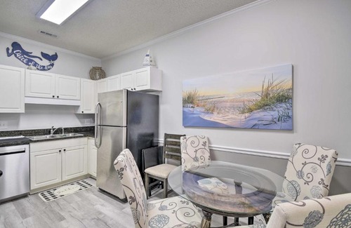 Vaught Apartment | Bright Myrtle Beach Condo with Pool and Ocean Views