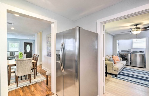 Galveston House | Pet-Friendly Galveston Home, Steps from Pier and Beaches