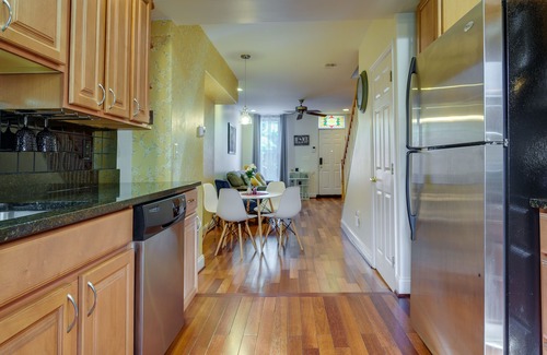 Riverside House | Charming Baltimore Townhouse - Steps to Inner Harbor & More!